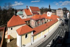 Celkový pohled na kostel sv Vavřince, loretánskou kapli a ambit, foto Jiří Stejskal